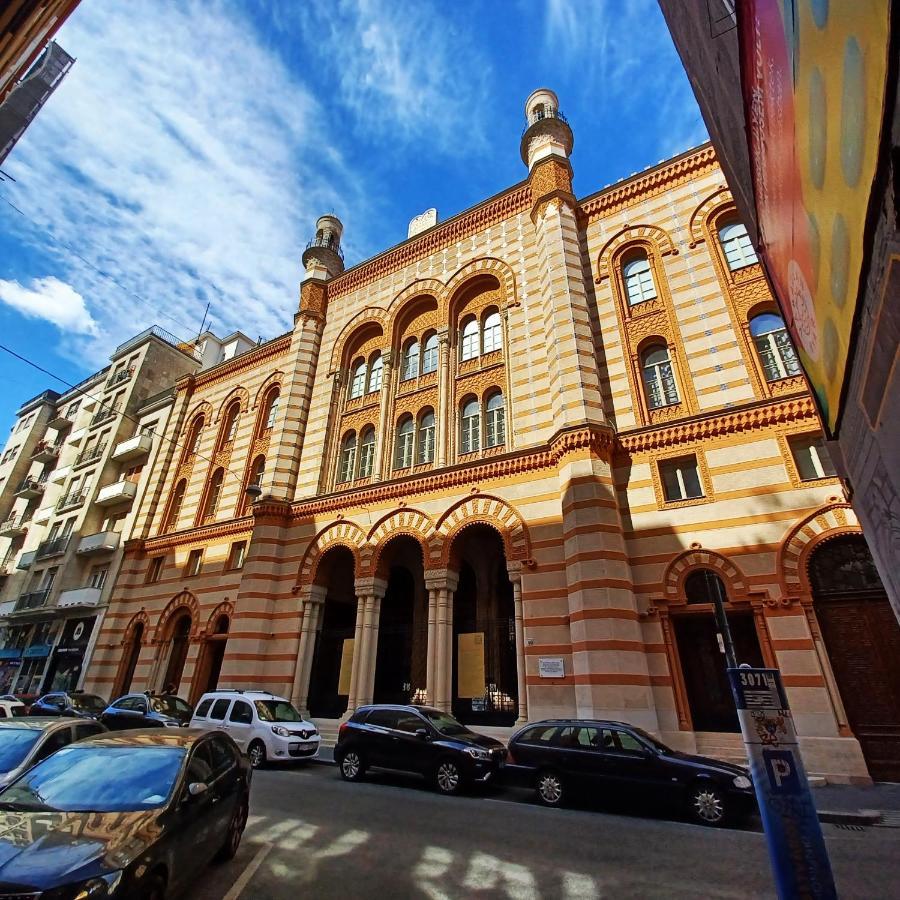 Corner Apartament